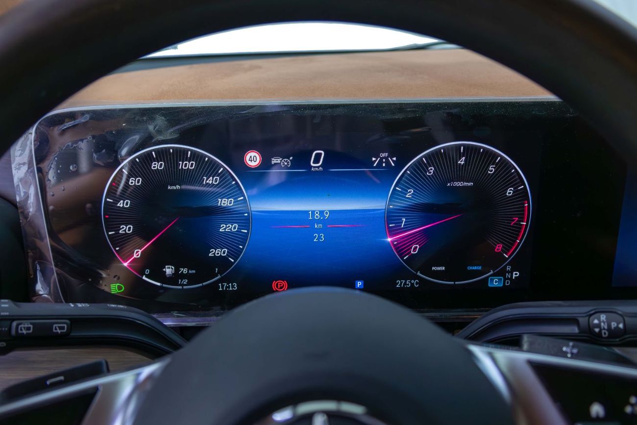 مرسيدس بنز V 300 GCC-VIP Upgrades-Exclusive Transportation