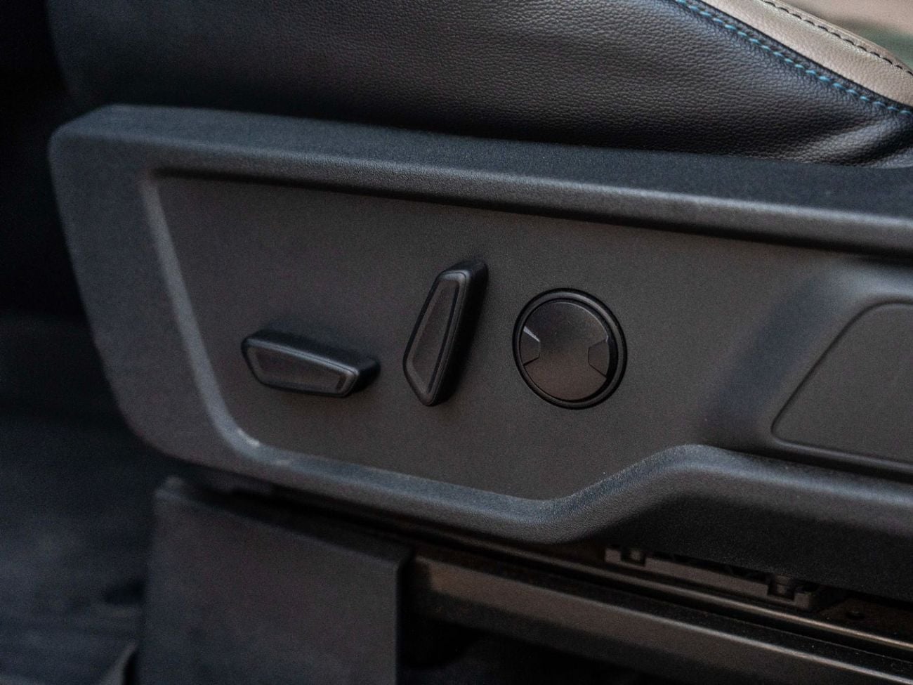 فورد برونكو Wildtrak 2.7L (5 Seater)