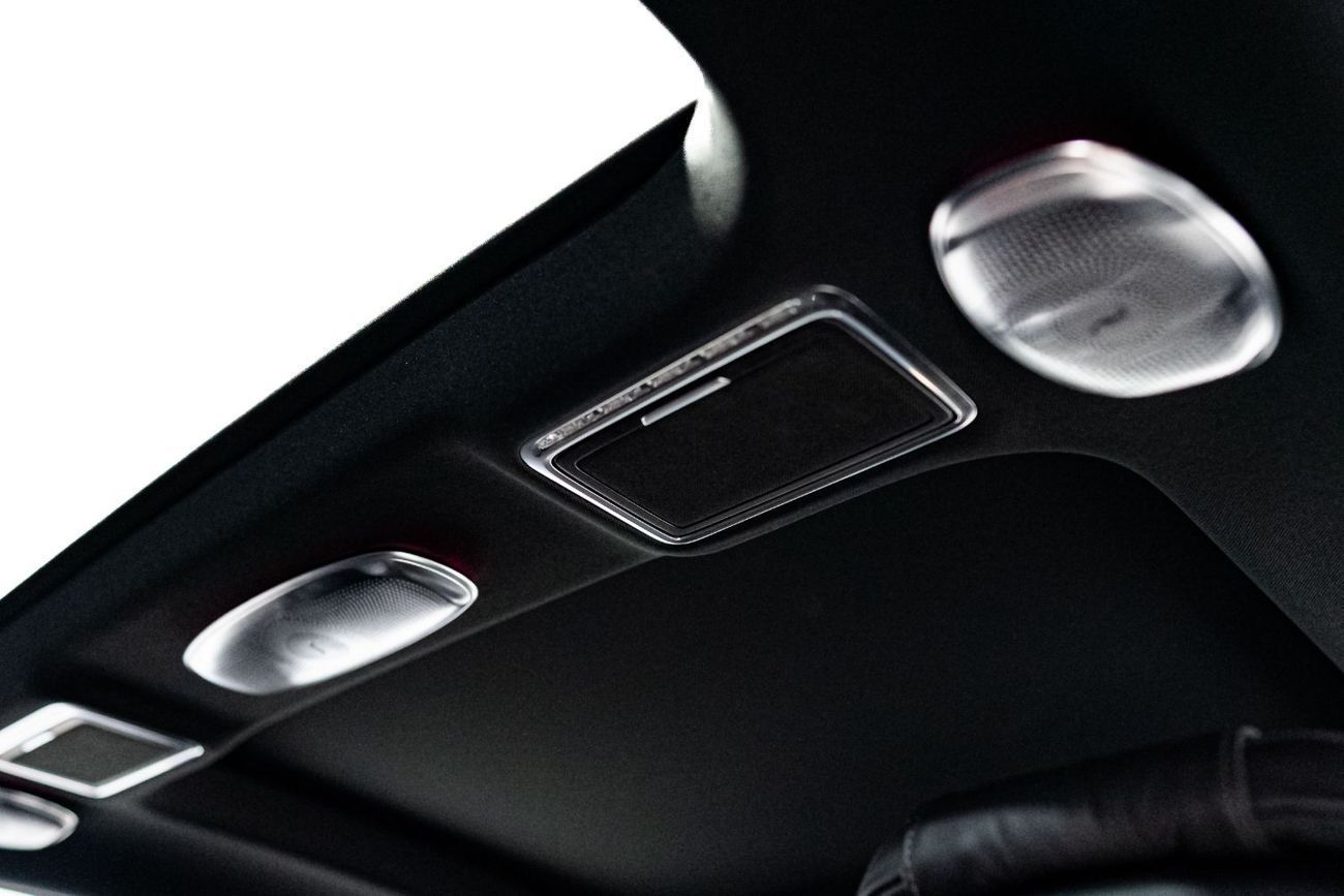 Mercedes Maybach S560 Maybach 2019 S560 MAYBACH | EXTENDED WHEELBASE | FULL OPTIONS | EXCELLENT CONDITION |