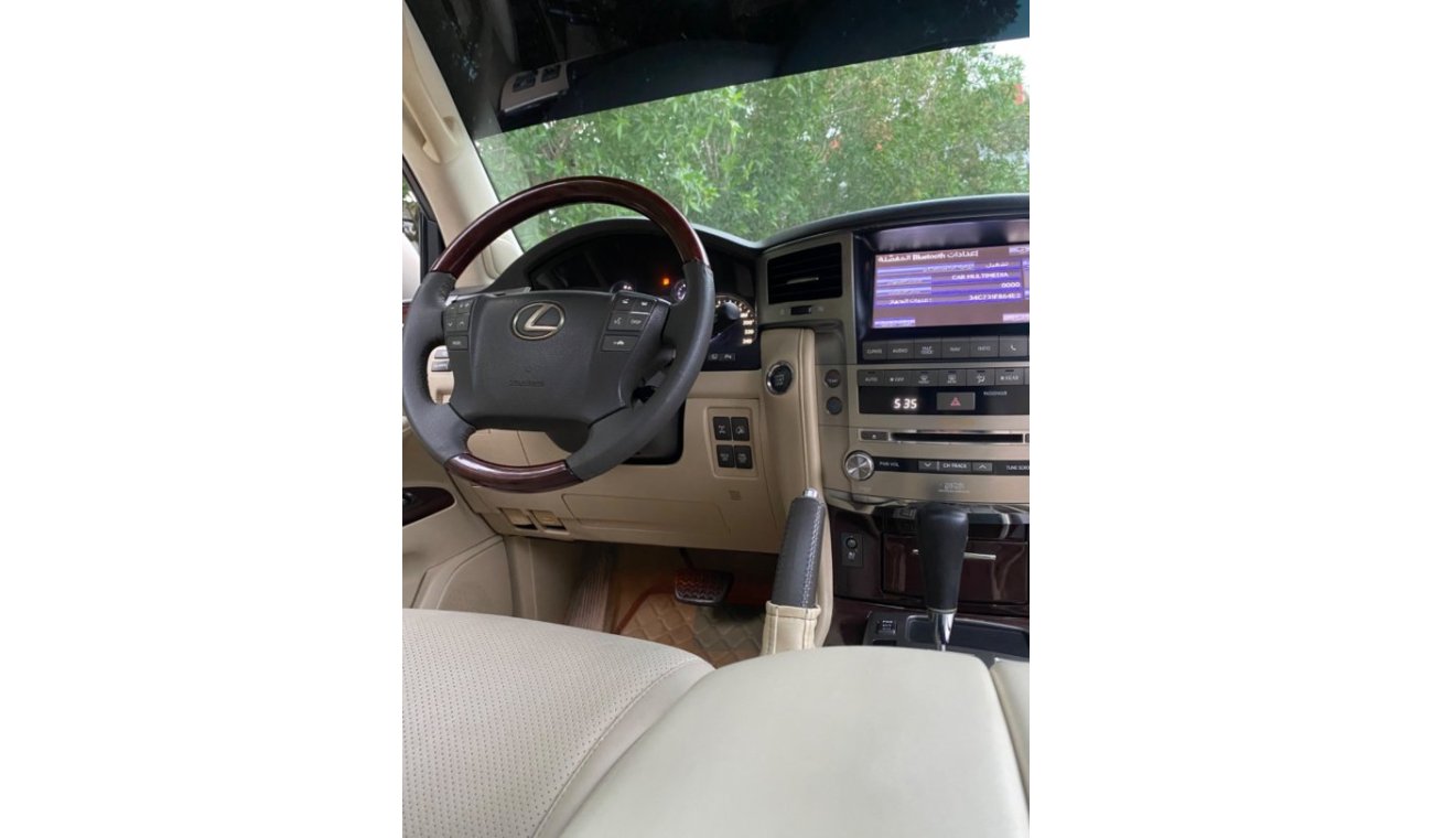 Lexus LX570