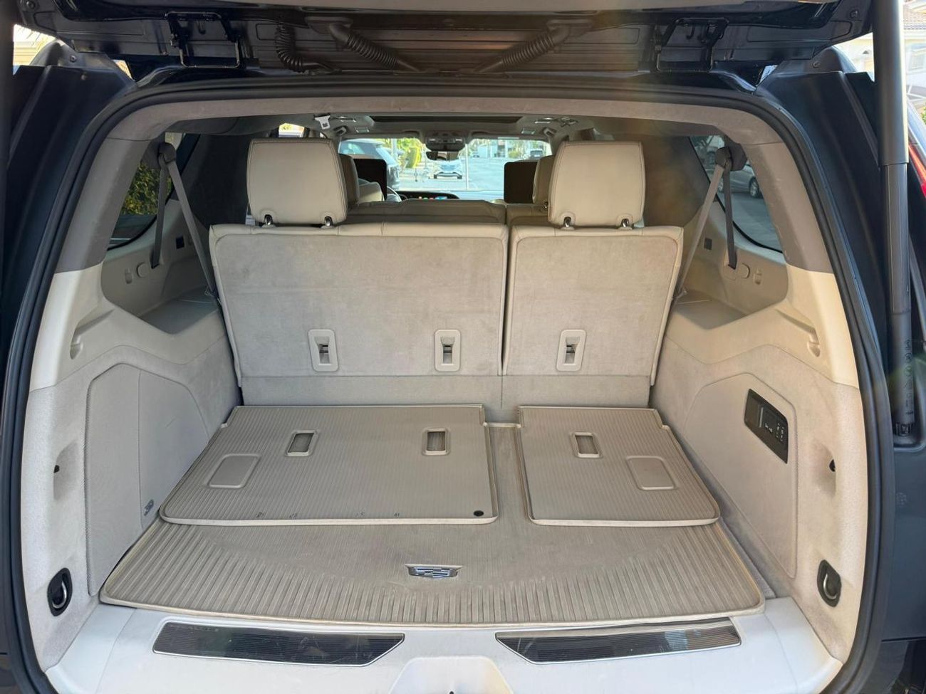 Cadillac Escalade Sport Platinum 6.2L 4WD