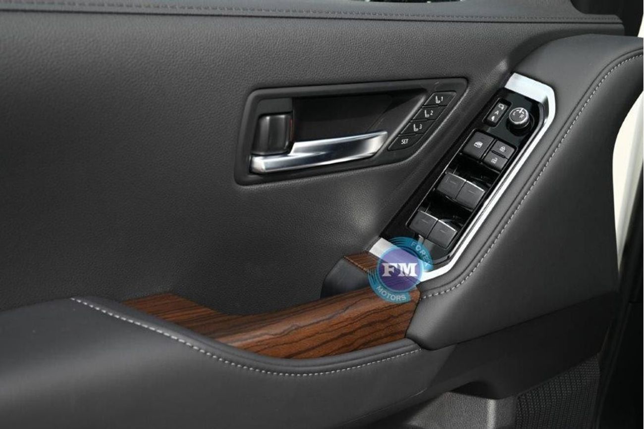 تويوتا لاند كروزر 300 VXR 3.5L Petrol 7 Seater Automatic