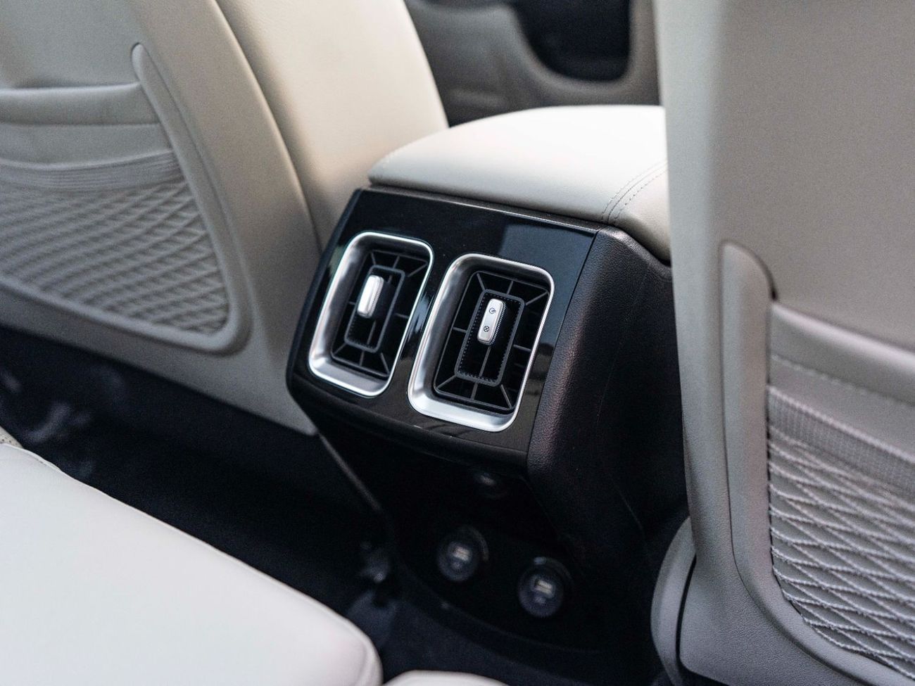 كيا سورينتو 2.5L EX