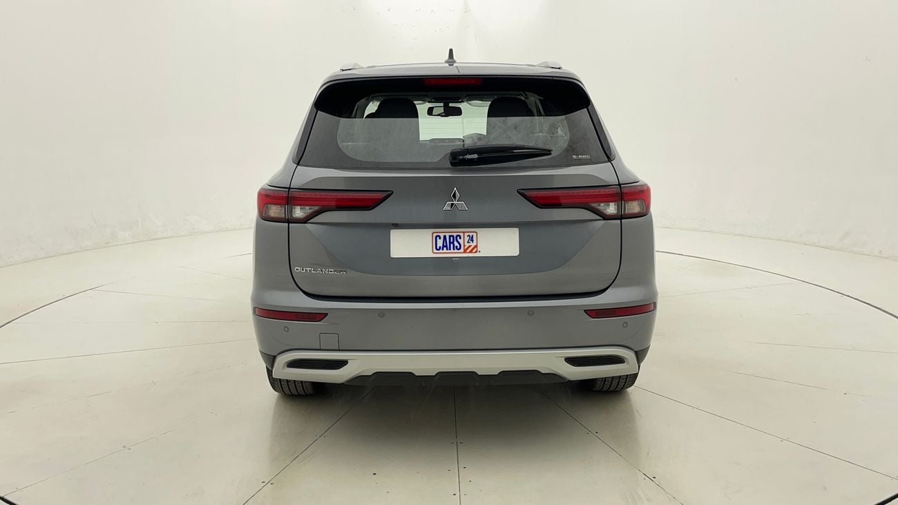 ميتسوبيشي آوتلاندر H/L SYNTHETIC LEATHER SEATS WITH SUNROOF 2.5 | بدون دفعة مقدمة | اختبار القيادة في المنزل