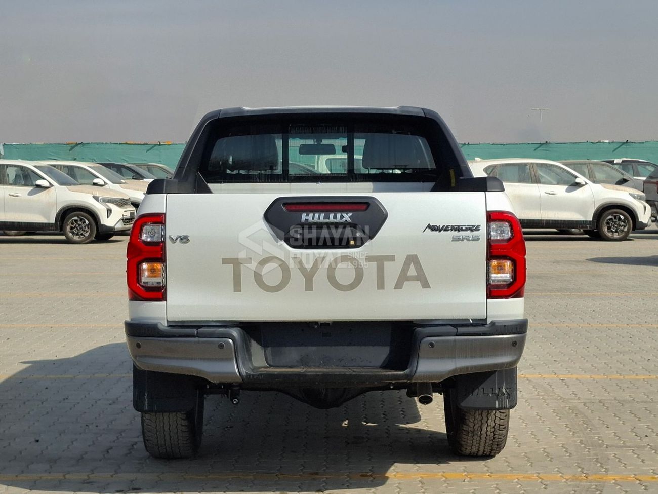 تويوتا هيلوكس ADVENTURE 4.0L V6 PETROL DC AT 4WD 2026MY