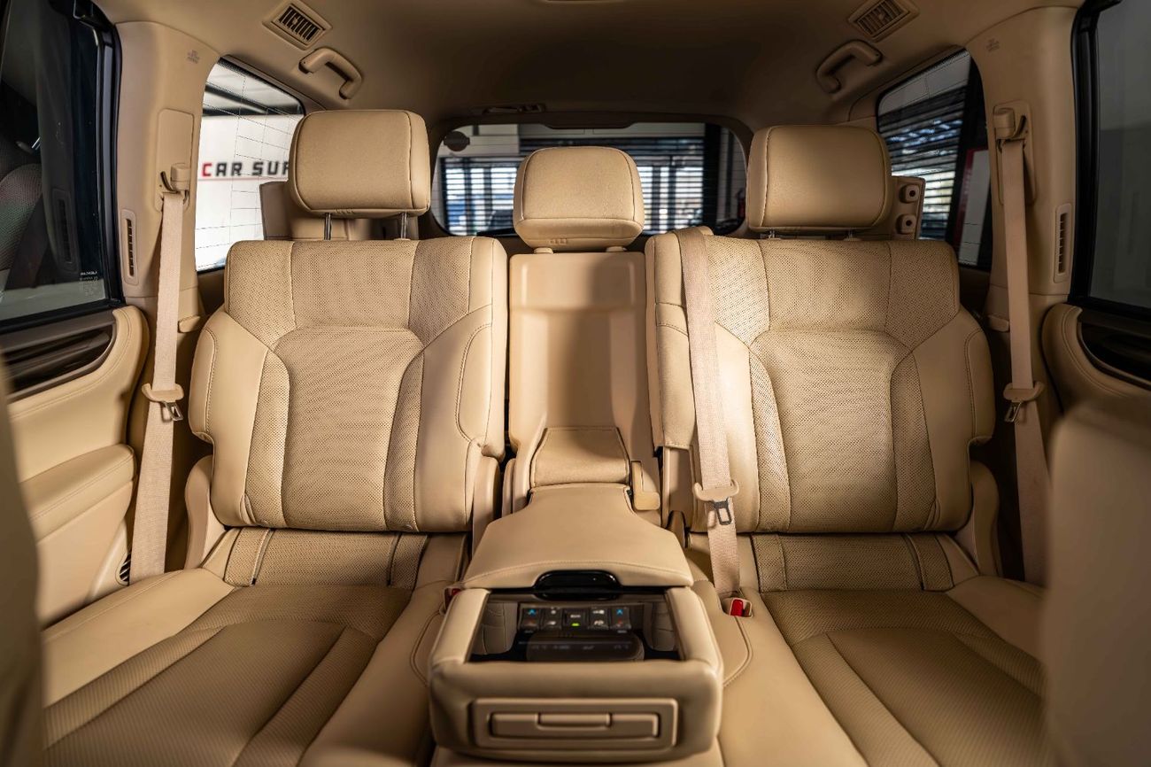 Lexus LX 570 Signature 5.7L 7 Seats-Al Futtaim Full Service History-Pearl Black Exterior Color