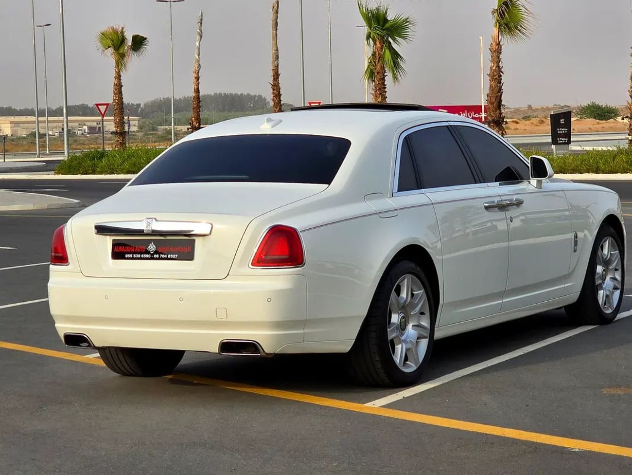 Rolls Royce Ghost Black Badge - GCC Specs - Pristine Condition