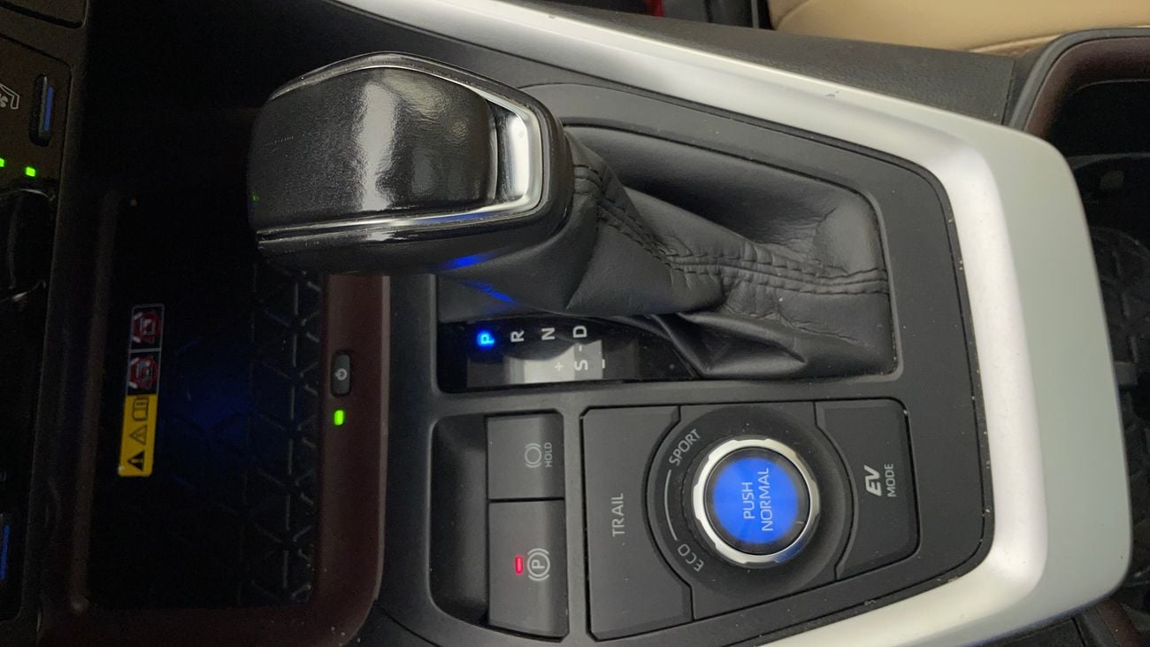 تويوتا راف ٤ VXR HEV 2.5 | بدون دفعة مقدمة | اختبار القيادة في المنزل