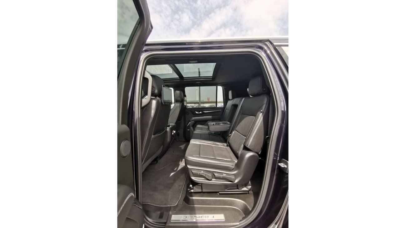 GMC Yukon GMC Denali   - 2023 - Dark Blue