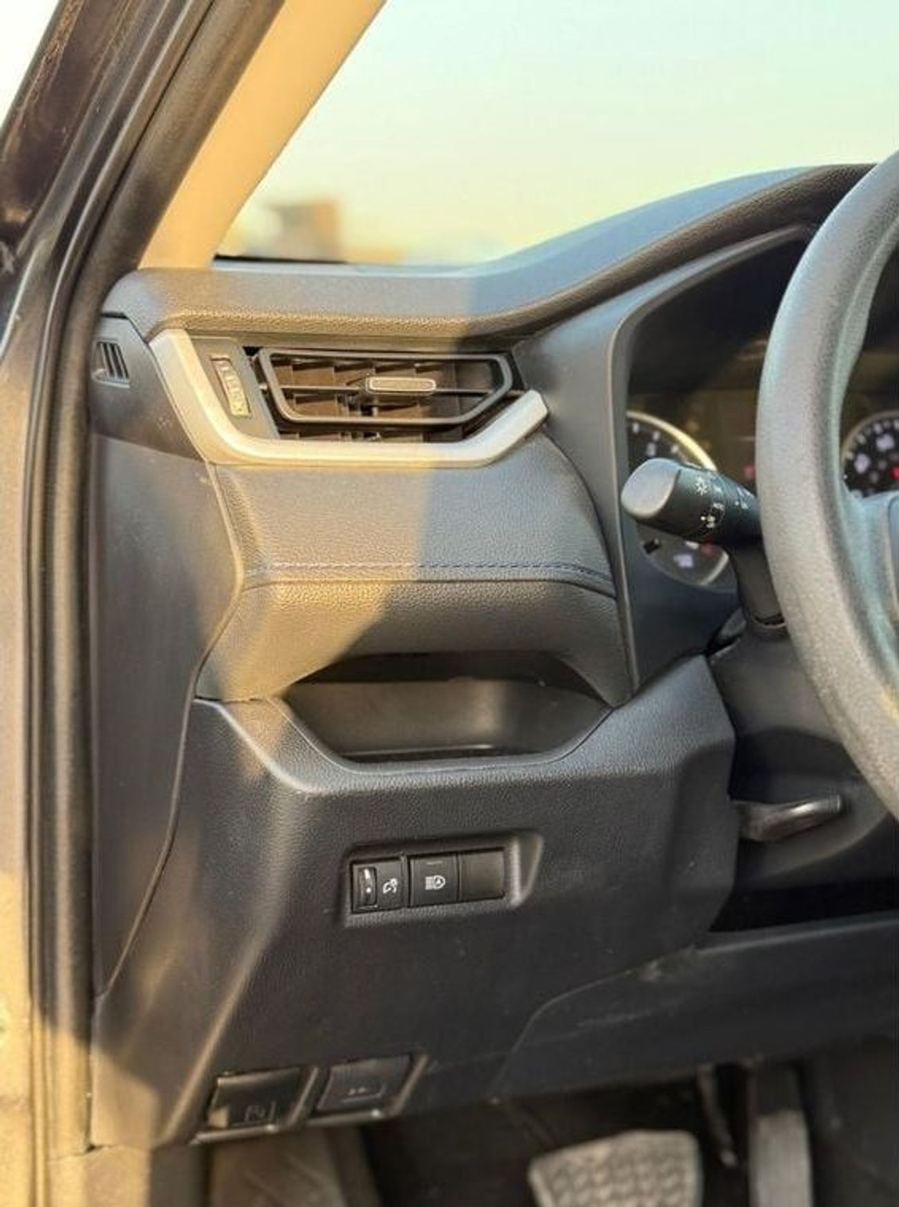 تويوتا راف ٤ 4WD XLE 2.5 push start, leather seats