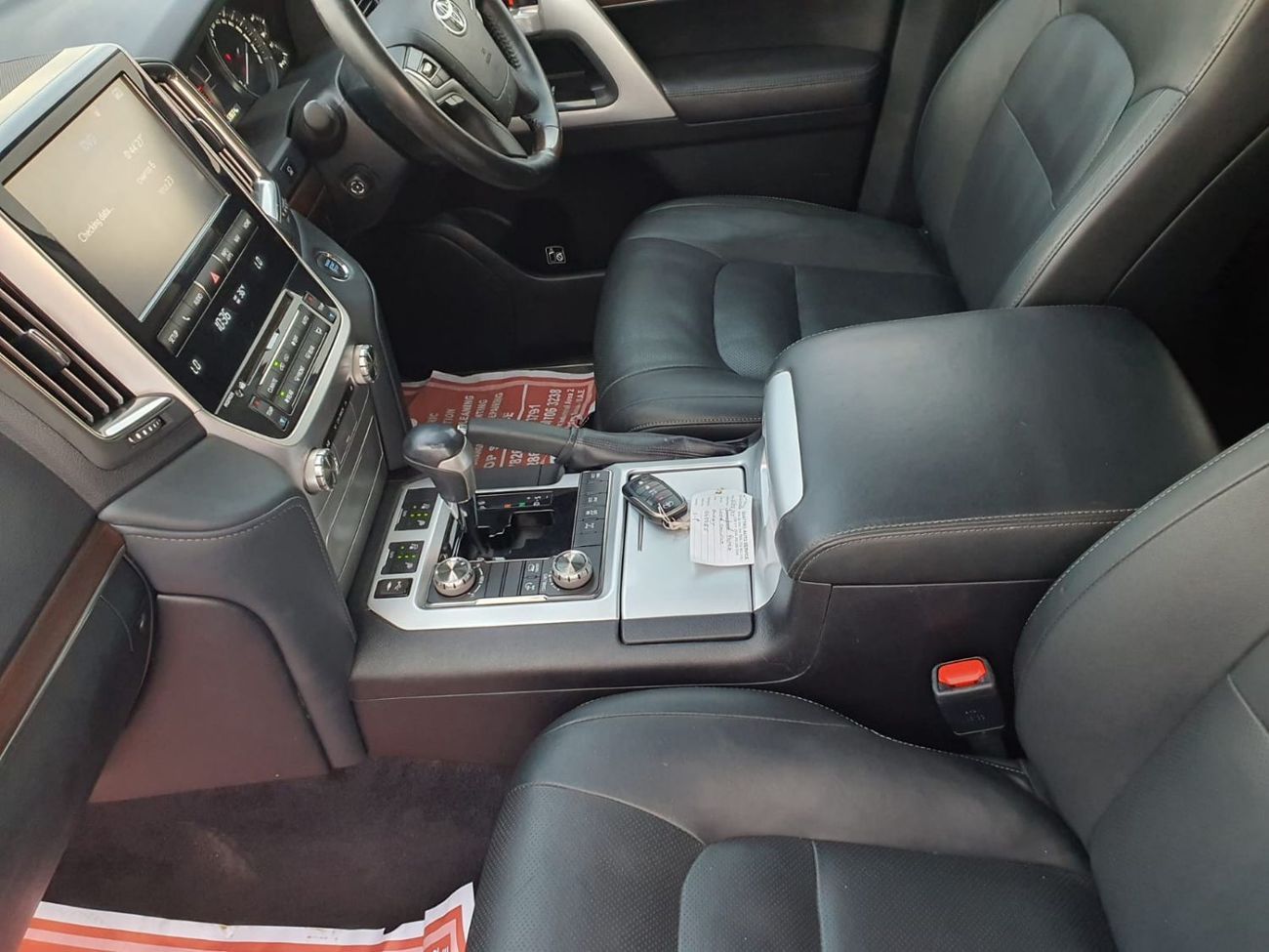 تويوتا لاند كروزر DIESEL SAHARA 4.5 LITER ,2019 MODEL ,GREY COLOR ,RIGHT HAND DRIVE