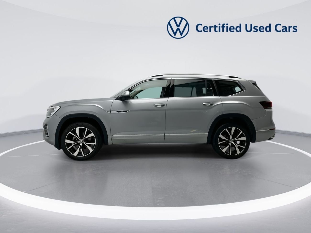 Volkswagen Teramont R-Line 3.6L R-Line 2.0L (Ref#38903) - 30,100 AED SAVINGS from New Car
