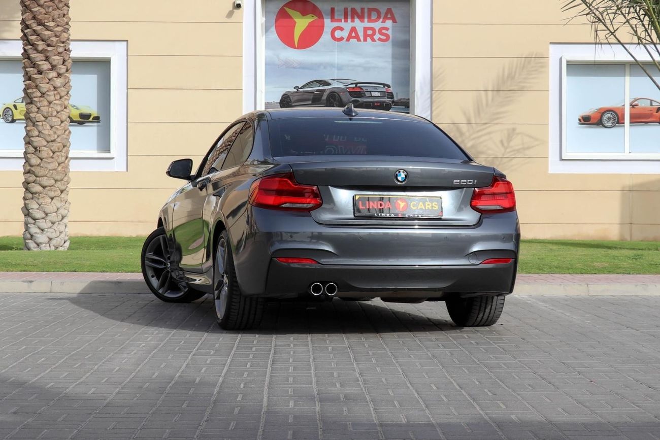 BMW 220i F22