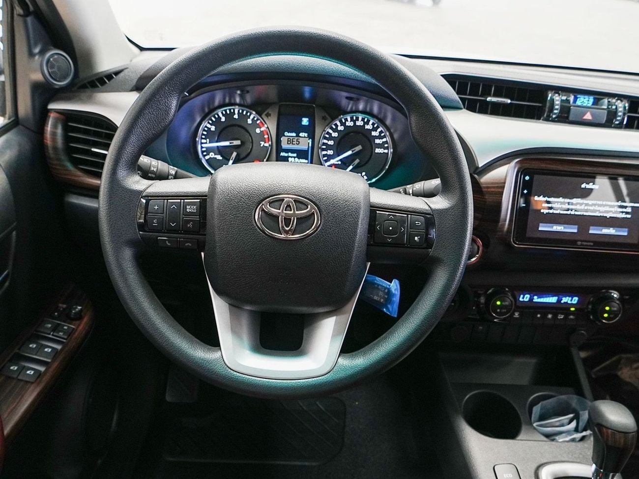 Toyota Hilux SR5 2.7 Automatic Full option 2026