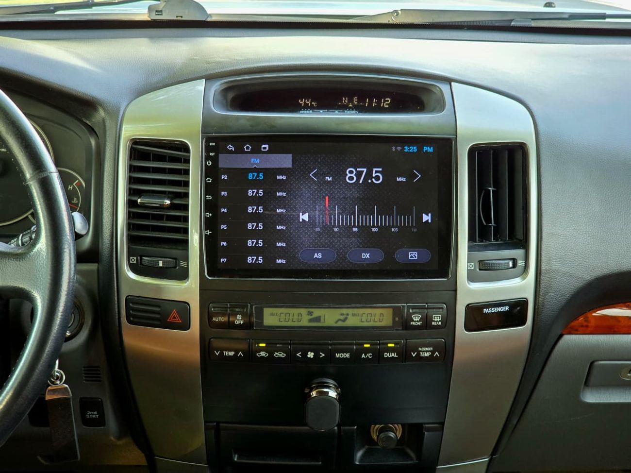 تويوتا برادو TOYOTA PRADO GX 2.7 SILVER INSIDE TAN