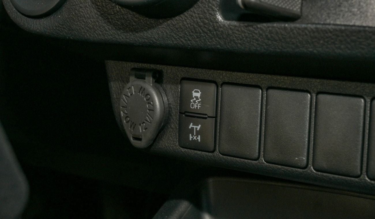 Toyota Hilux TOYOTA HILUX GLS , S/C 2.7L PETROL 4X4 M/T DIFFLOCK , STEEL BUMPER 2025 MODEL