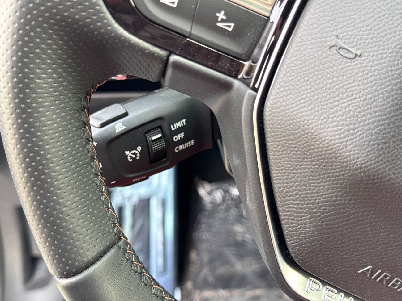 بيجو 5008 2025 PEUGEOT 5008 GT 1.6L CUV FWD 7-Seats 5Doors brand new 0km