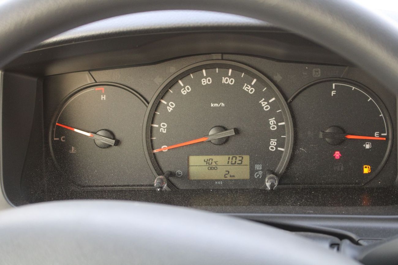 Toyota Hiace TOYOTA HIACE 2.5L DIESEL 15 SEATER HIGH ROOF STD MANUAL