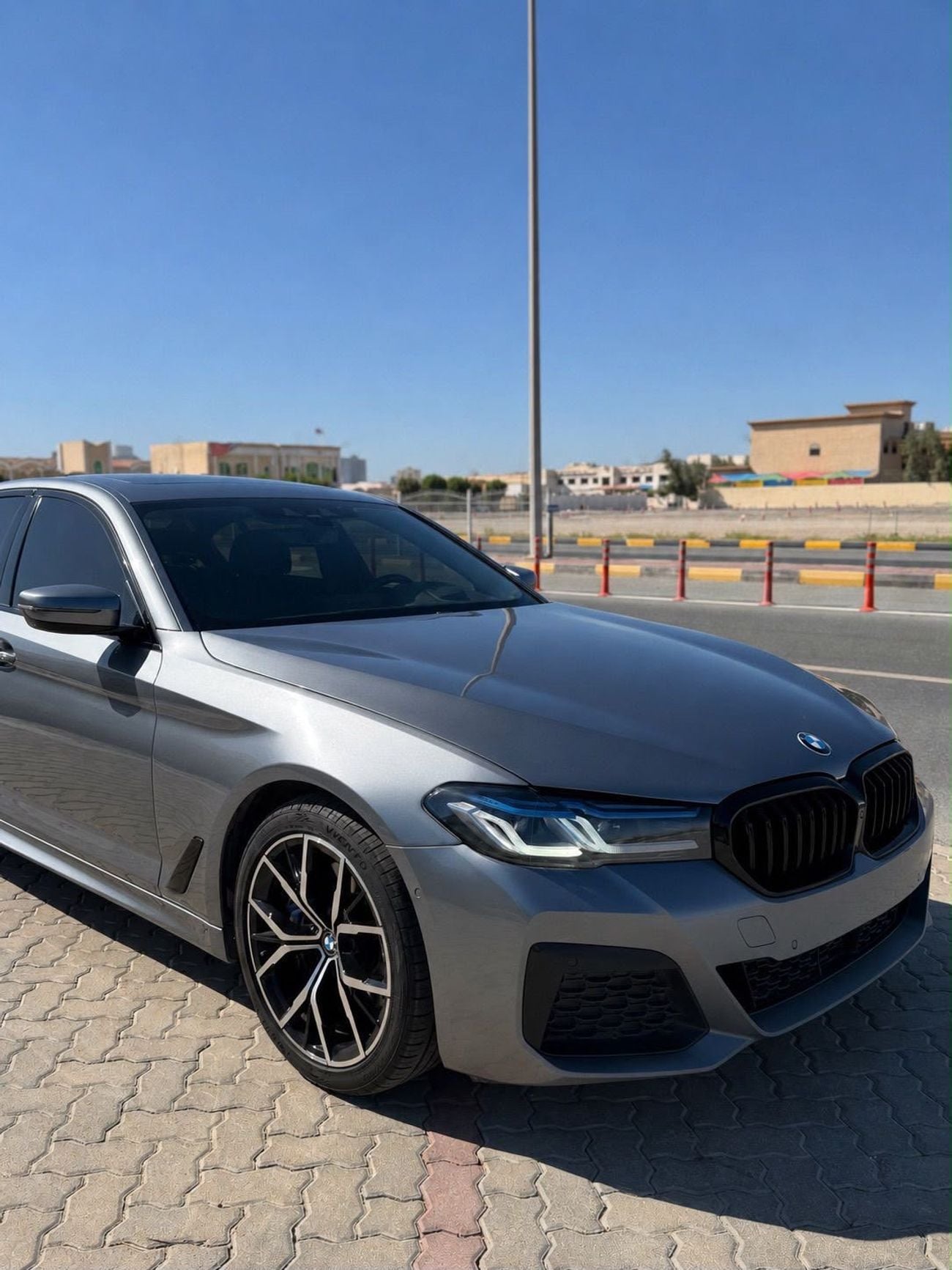 بي أم دبليو 530i LUXURY