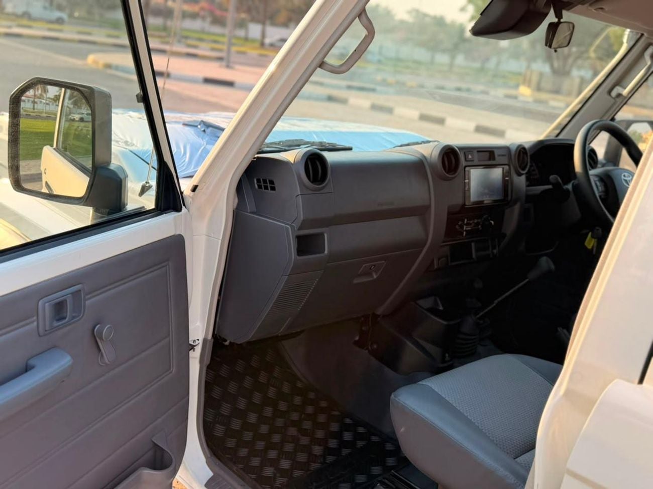 تويوتا لاند كروزر بيك آب Brand New L Pickup Australian Specs Diesel engine Right hand Drive Manual Gear