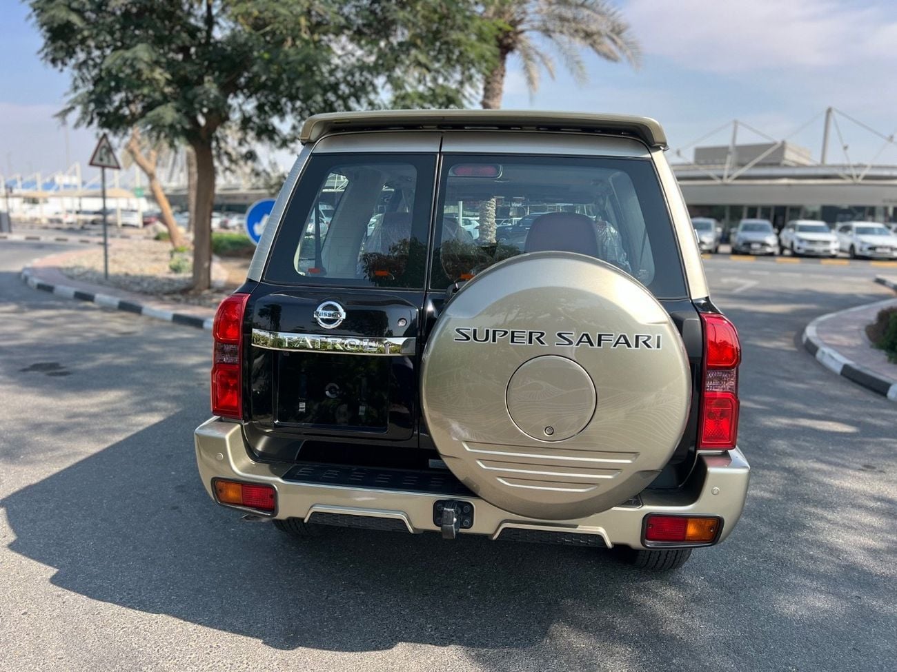 نيسان باترول سوبر سفاري SUPER SAFARI