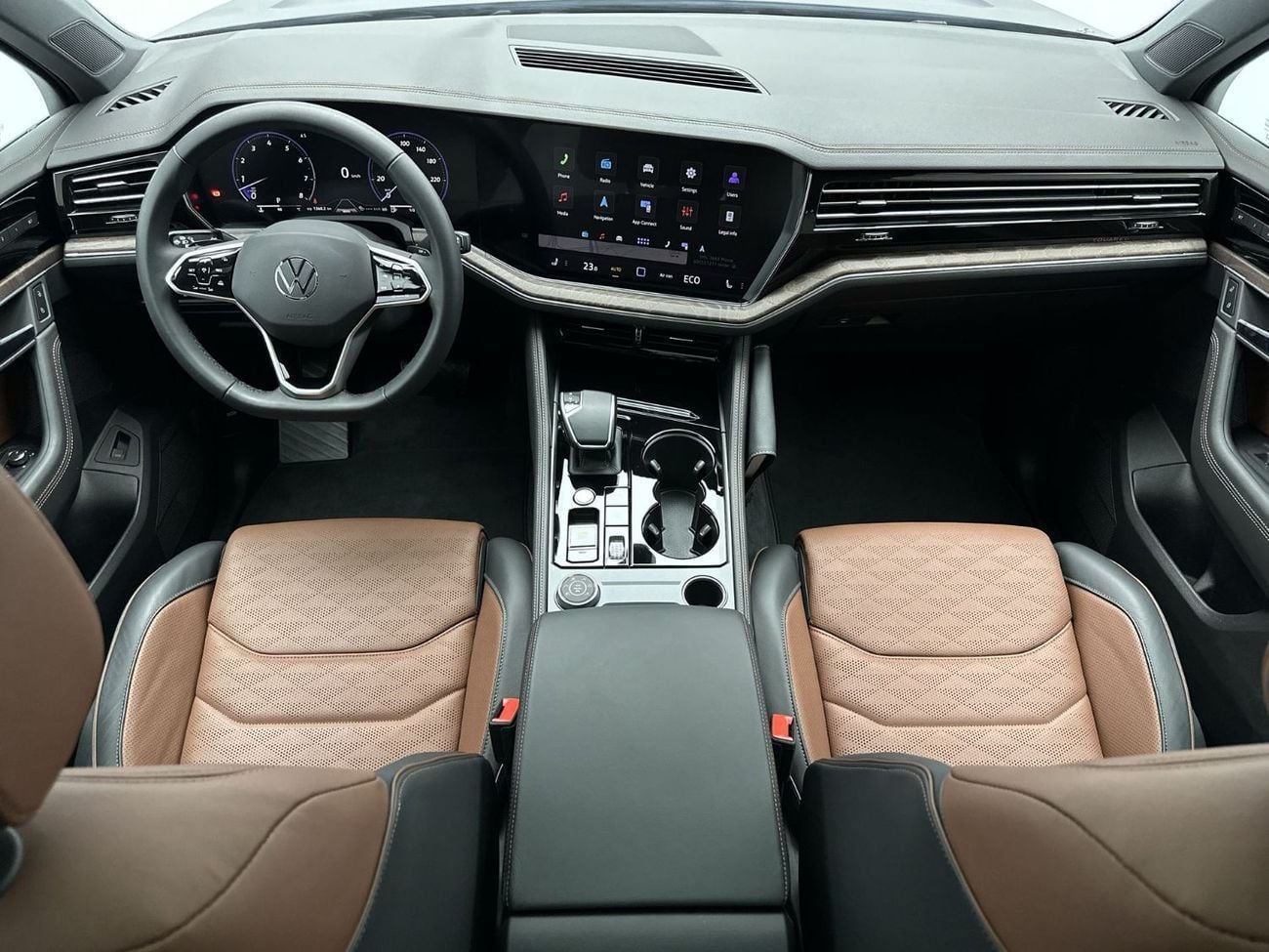Volkswagen Touareg 3.0T TL (340 HP) Touareg Elegance + Tirano (Ref#21179) / WAS 229,900 AED - NOW 199,900 AED