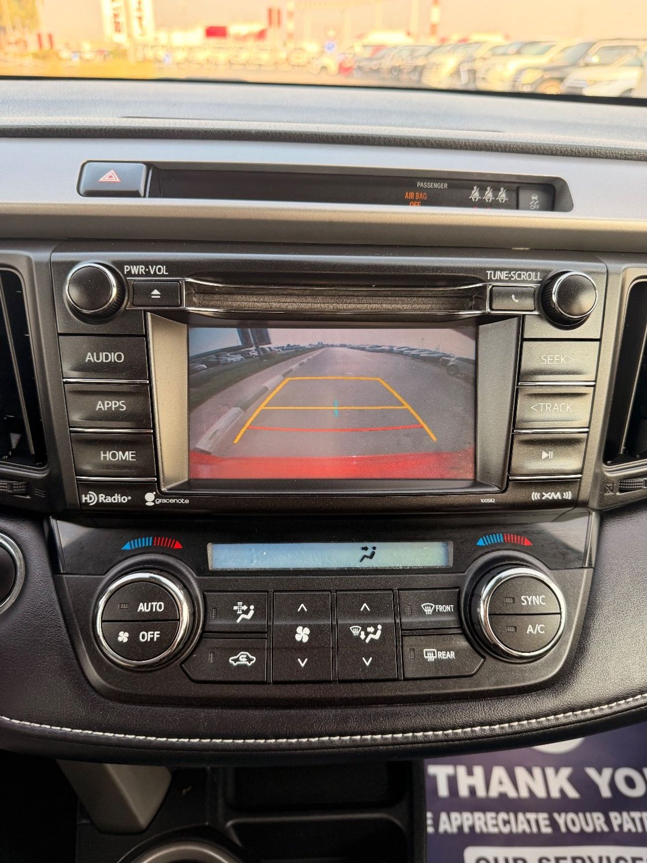 Toyota RAV4 XLE 2.5 L full option with sunroof, push start