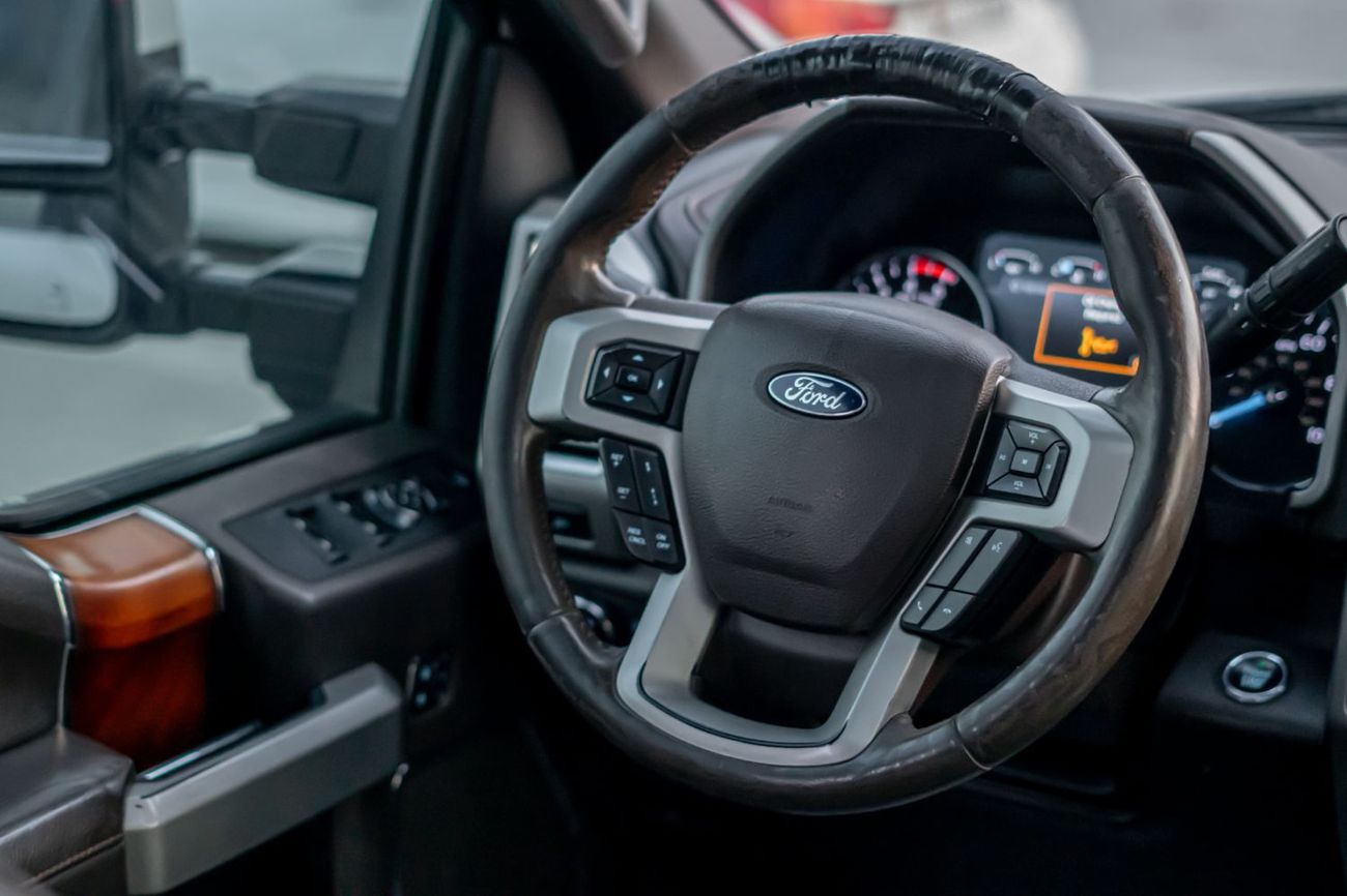 Ford F 350 XLT SUPER DUTY V8