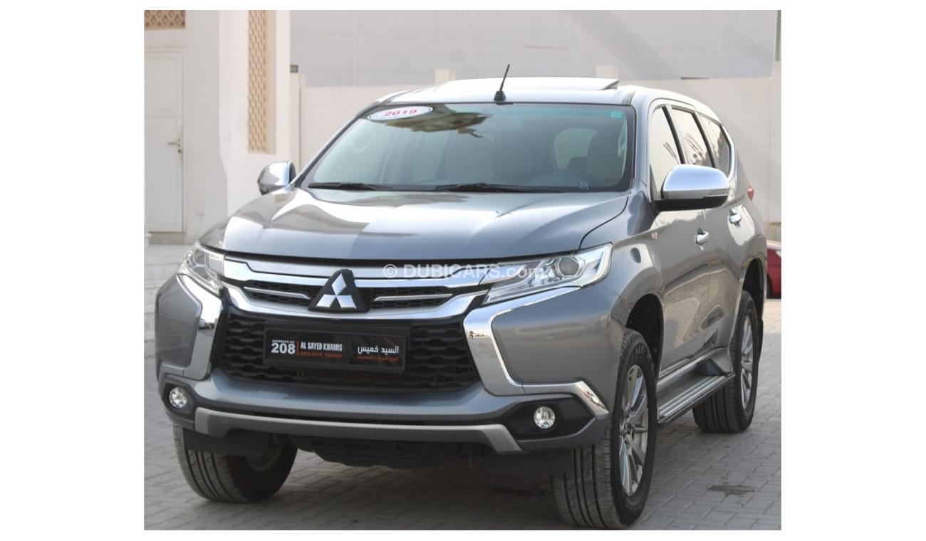 Mitsubishi Montero Mitsubishi Montero sport 2019 gray GCC excellent condition without accident