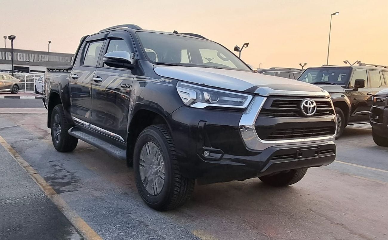 تويوتا هيلوكس SGLX TOYOTA HILUX 2.4L DIESEL 4X4 A/T LEATHER SEATS MY 2025