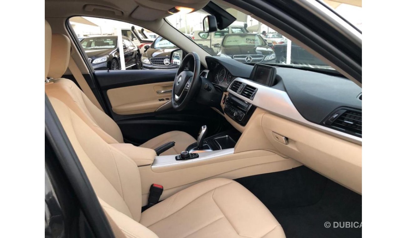 BMW 320i Bmw 320 model 2018 GCC car perfect condition full option