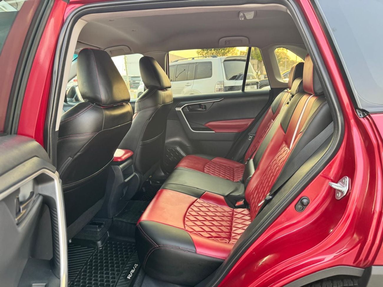 Toyota RAV4 LE  4WHEEL LADER SEATS CANADIAN SPECIFIC
