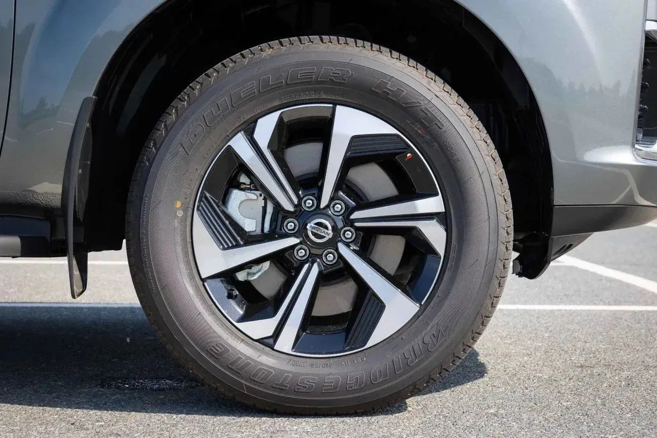 نيسان إكستيرا Nissan X-Terra Platinum PTR AT -MY2023- Grey