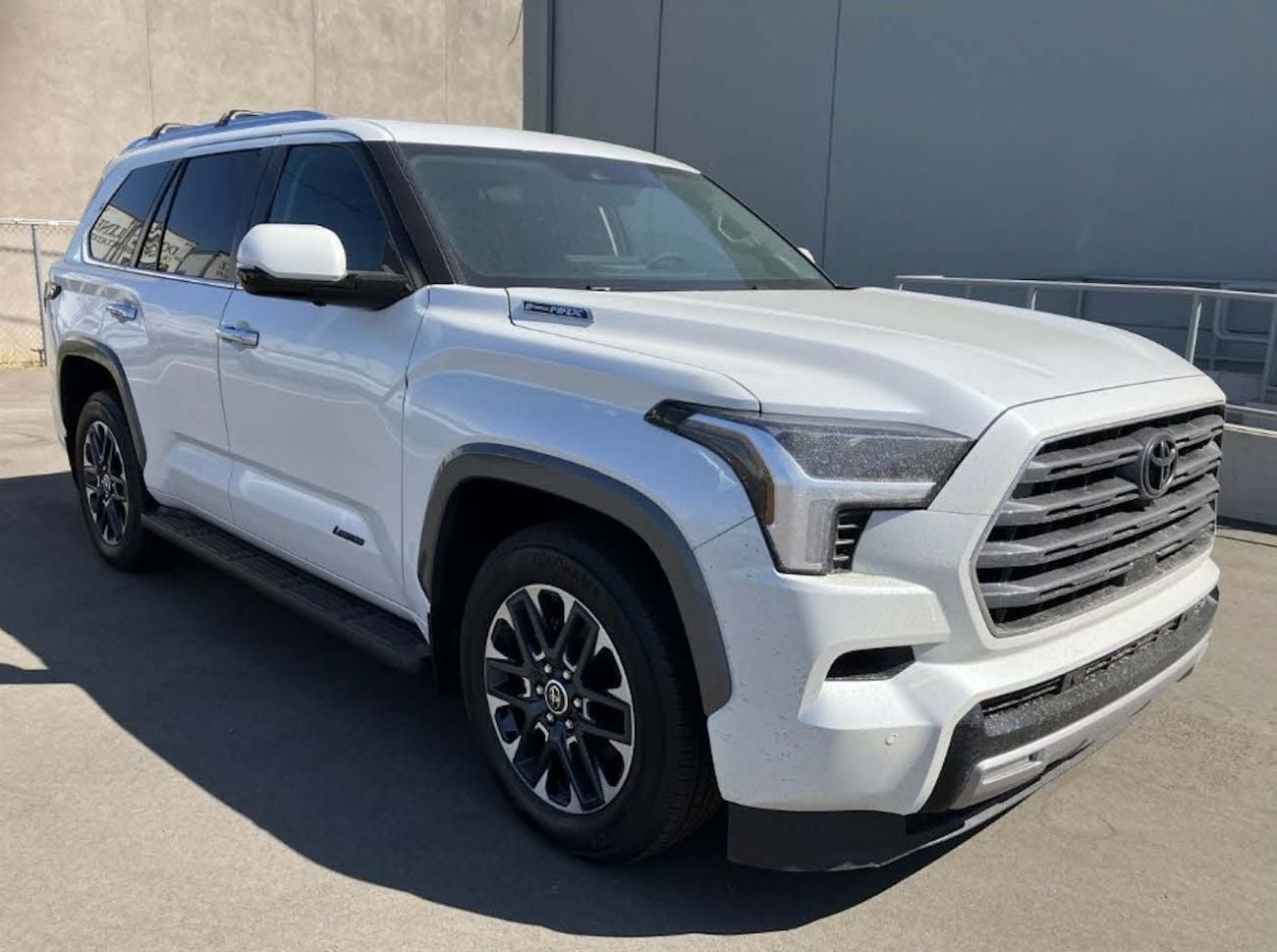 تويوتا سيكويا HYBRID (NON GCC) LTD