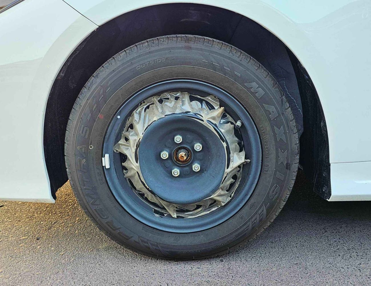 Toyota Corolla XLI / 1.6L V4 PETROL / DVD / REAR A/C (CODE # XLI)