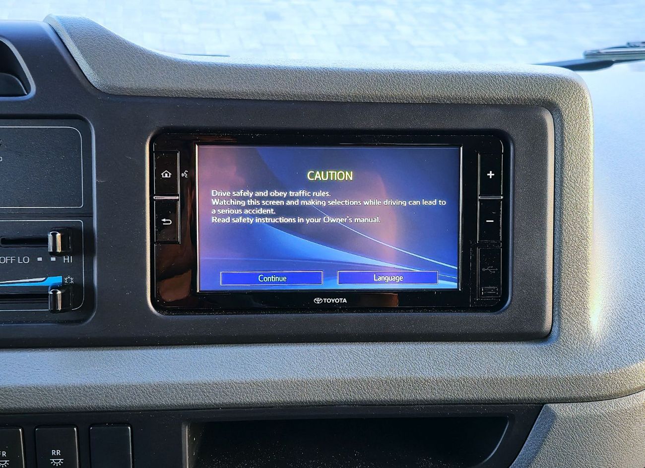 Toyota Coaster AL FUTAIM - TOYOTA COASTER PETROL 2.7 MT - AUTO DOOR - 23 SEATER  - 2025 MODEL - WHITE 