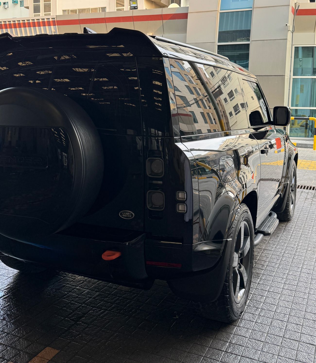 لاند روفر ديفندر P400 90 X 3.0L (6 Seater)