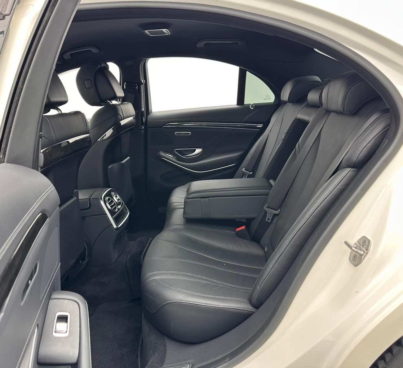 مرسيدس بنز S 400 2015 Mercedes-Benz S400 Hybrid, Luxury Pack, Excellent Condition