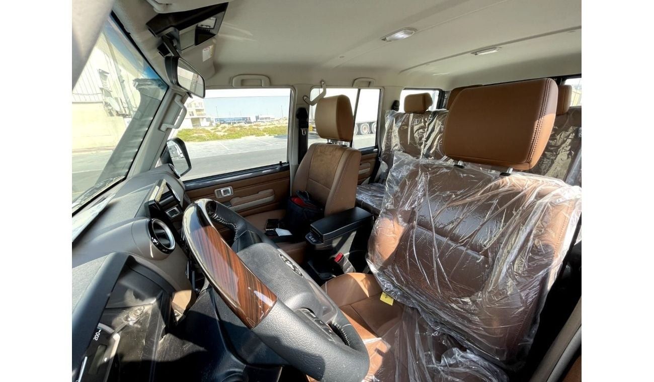 تويوتا لاند كروزر 70 TOYOTA LAND CRUISER 4.5 V8 DIESEL HTOP 5 DOOR