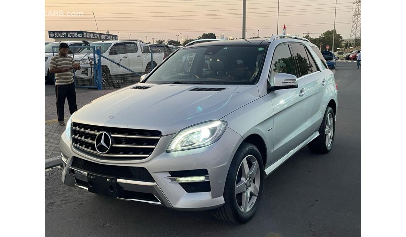 مرسيدس بنز ML 350 MERCEDEZ-BENZ ML350 FULL OPTION TOP OF THE RANGE  MODEL 2013 SILVER COLOUR