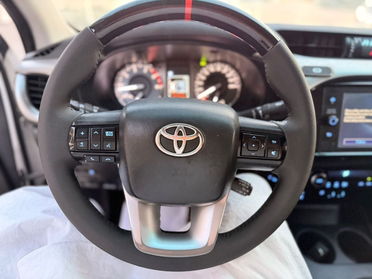 تويوتا هيلوكس S GLX 2.4L AWD A/T