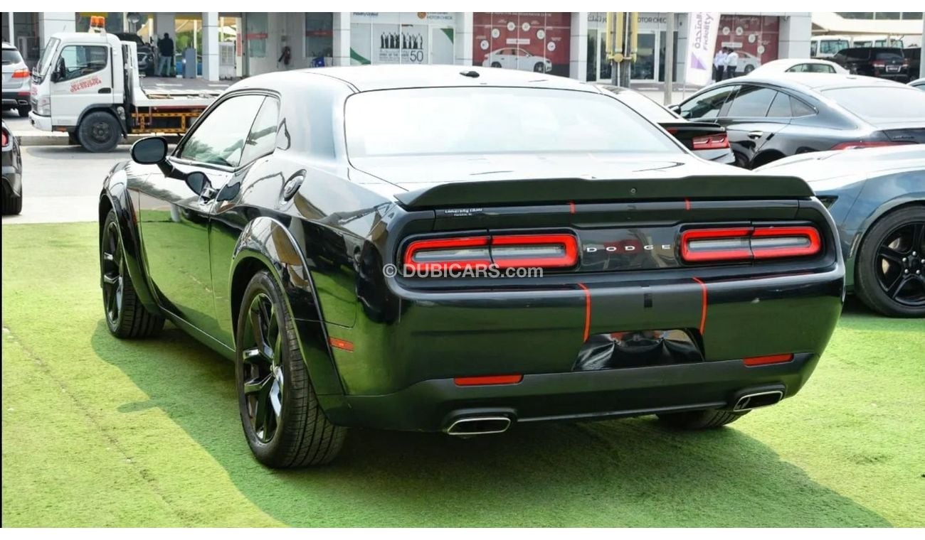 Dodge Challenger SXT Plus Challenger SXT V6 3.6L 2019/ SRT Kit/ Leather Interior/ Very Good Condition