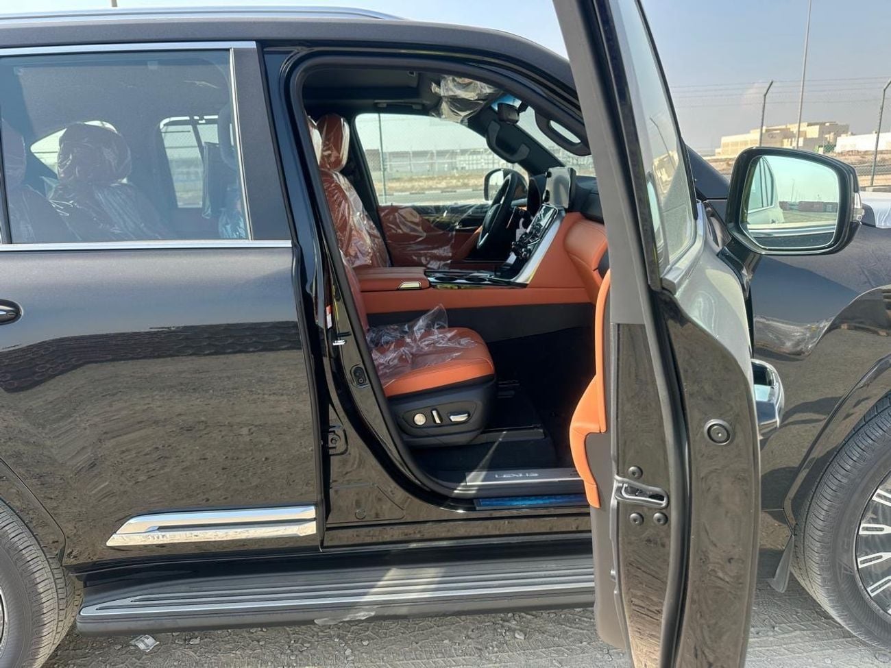 لكزس LX 700h VIP