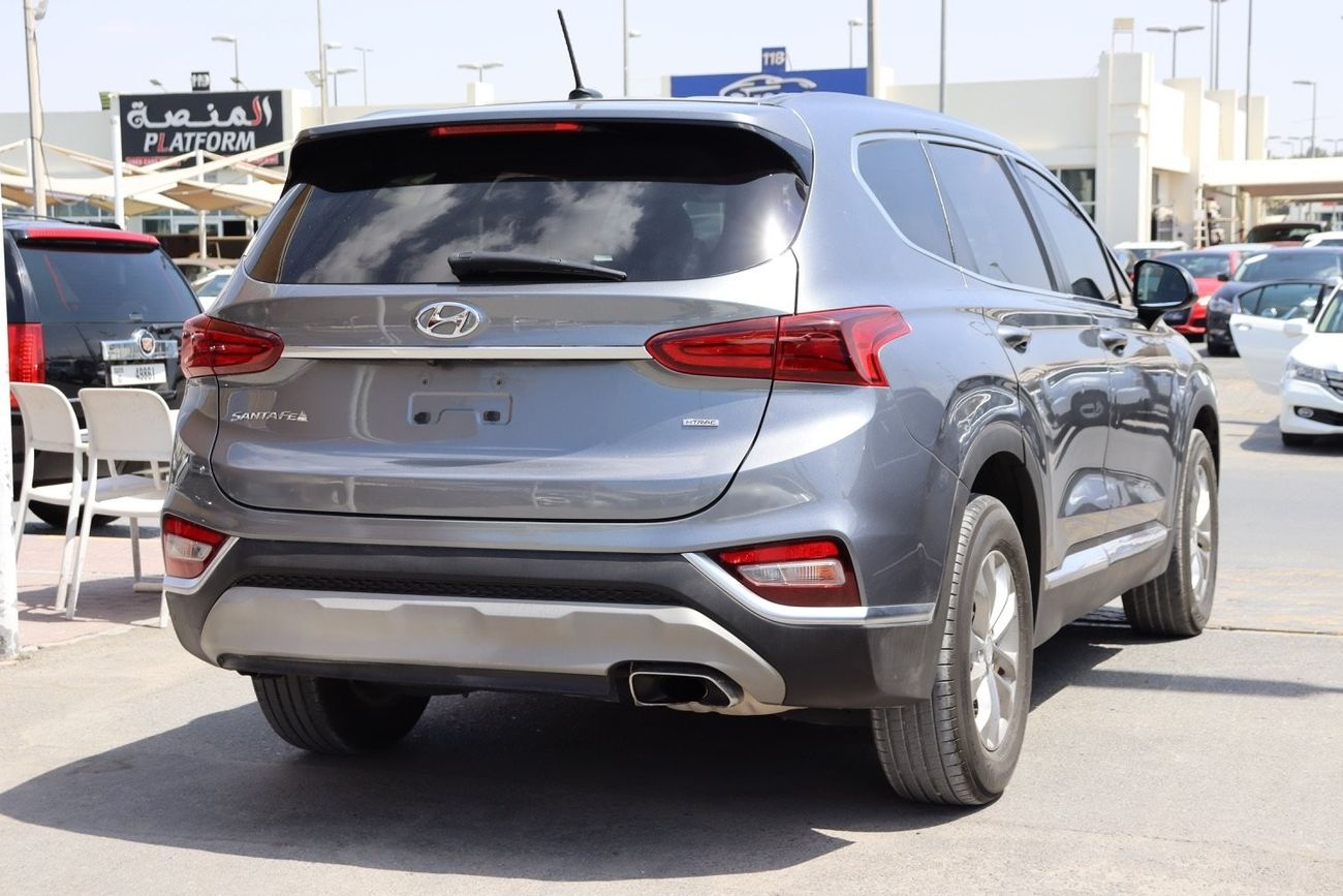 هيونداي سانتا في Smart 2.4L Hyundai Santa Fe / 2019 / Mid / USA / 86,000Mi
