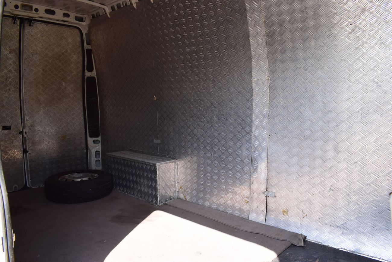 Peugeot Boxer 2.2L Diesel (L4H3)