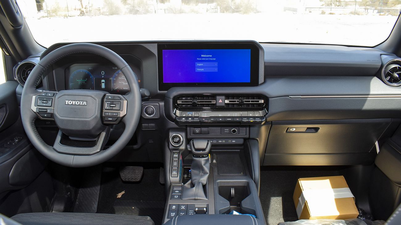 تويوتا برادو 2.4L Petrol with Sunroof