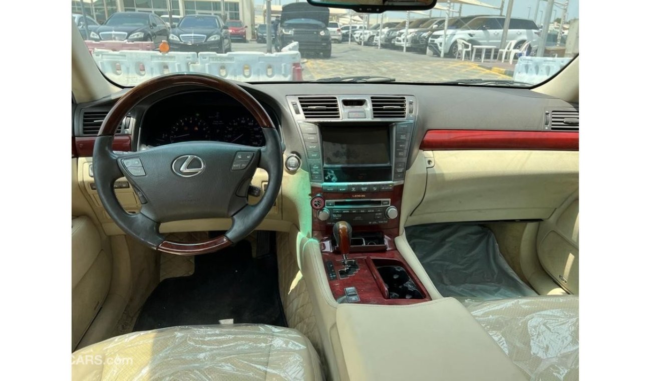 لكزس LS 460 بلاتينوم LWB 4st بلاتينوم LWB 4st لكزس LS 460 بحالة ممتازة 2012 نظيفة جدا