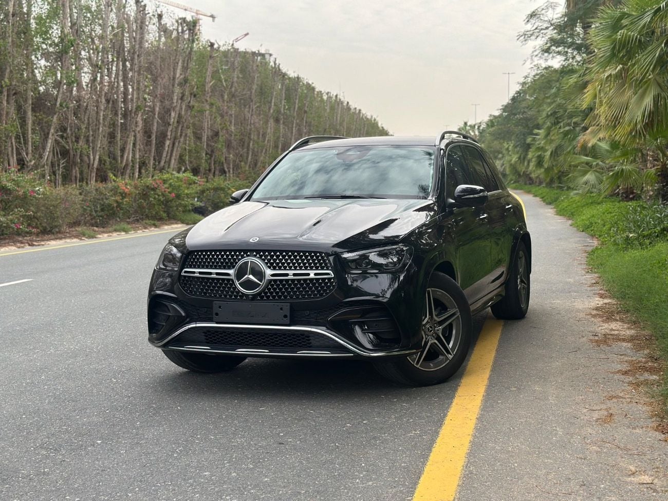 مرسيدس بنز GLE 300 GLE 300d 4MATIC | 2025 Diesel | 2.0L 4-cylinder 270 HP | Low Mileage | Like New