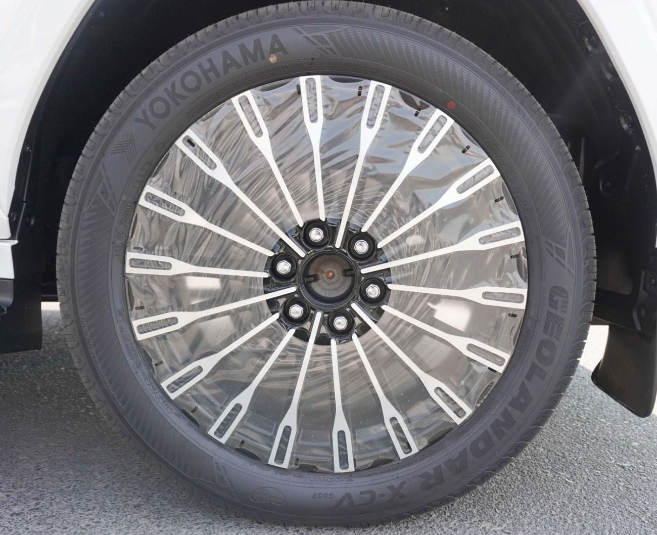 لكزس LX 700h VIP