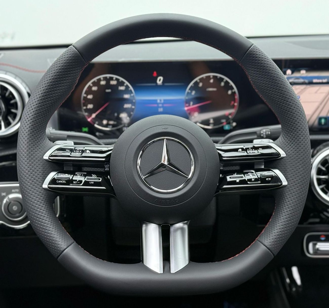 Mercedes-Benz CLA 200 Premium *Brand New* 2025 Mercedes Benz CLA 200 AMG Premium, Mercedes Warranty, Delivery Km, GCC